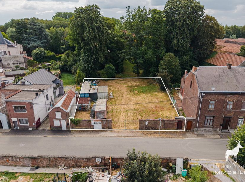 Référence agence : V6031-1833<br />
Visite virtuelle : https://envisite.net/vtour/fr/or3jfh/frame<br />
Opportunité Exceptionnelle : Belle parcelle de
