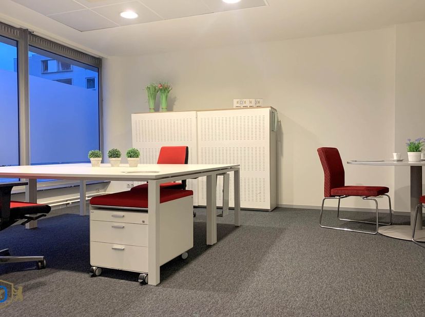 Klaar voor een WERVELENDE START, maar nog nood aan een (tijdelijke) locatie?  "RHK - business" biedt bemeubelde kantoorruimtes voor startups, zelfstan