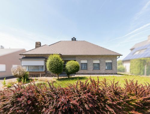                                         Bungalow à vendre à Outer, € 399.000
