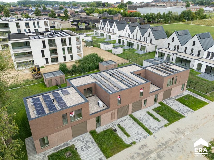 [[ DIT PAND NEEMT DEEL AAN DE ERA OPEN HUIZEN DAG OP 13/6 VAN 14:30 TOT 15:30 ]] Moderne gezinswoning met 3 slaapkamers, inpandige garage en tuin op t