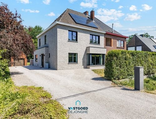                                         Maison à vendre à Sint-Denijs-Westrem, € 790.000
