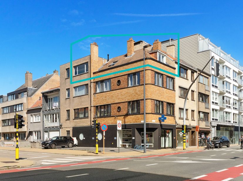 Gelegen in het bruisende Mariakerke, een populaire wijk in Oostende, vindt u dit ruim en stijlvol afgewerkt 2-slaapkamerappartement. Het pand is insta