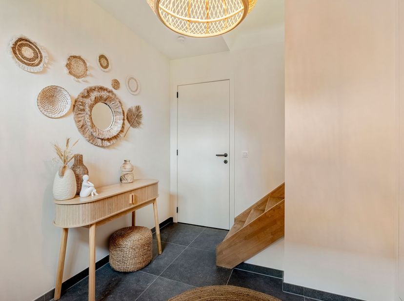 Energiezuinige woning met 3 slaapkamers in Kozen<br />
In de Paenhuysstraat te Kozen, deelgemeente van Nieuwerkerken, bevindt zich deze moderne halfo