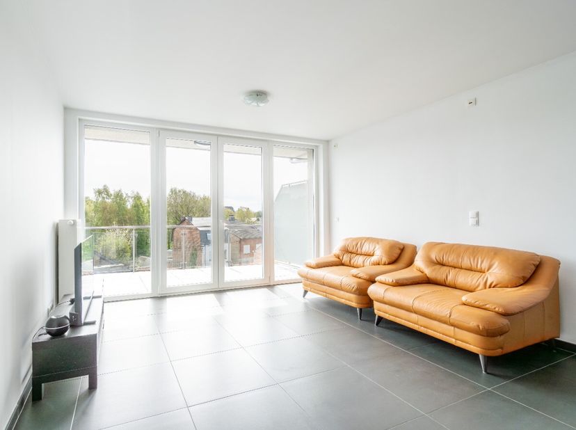 ERA B-LUX biedt u deze studio aan, ideaal gelegen in het centrum van Bastogne.Dit pand beschikt over een functionele en lichtrijke leefruimte met een