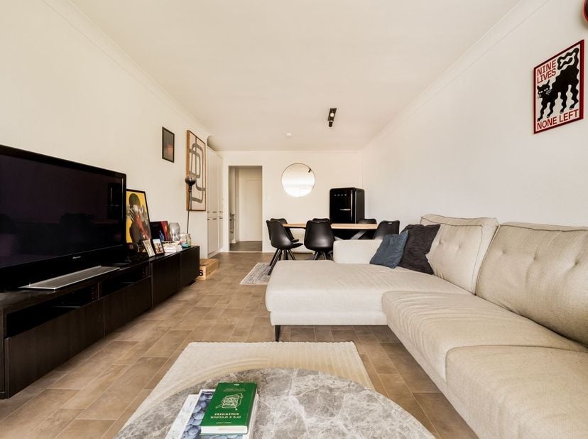 Dit volledig gerenoveerde appartement bevindt zich op de derde verdieping (bereikbaar met lift en trap) van residentie Beiaard.<br />
Dankzij de ligg