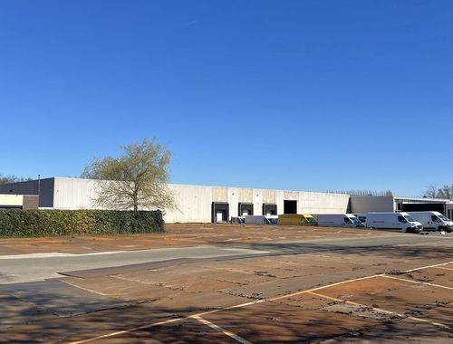                                         Bâtiment d’entreprise à louer à Sint-Niklaas, € 24.803
