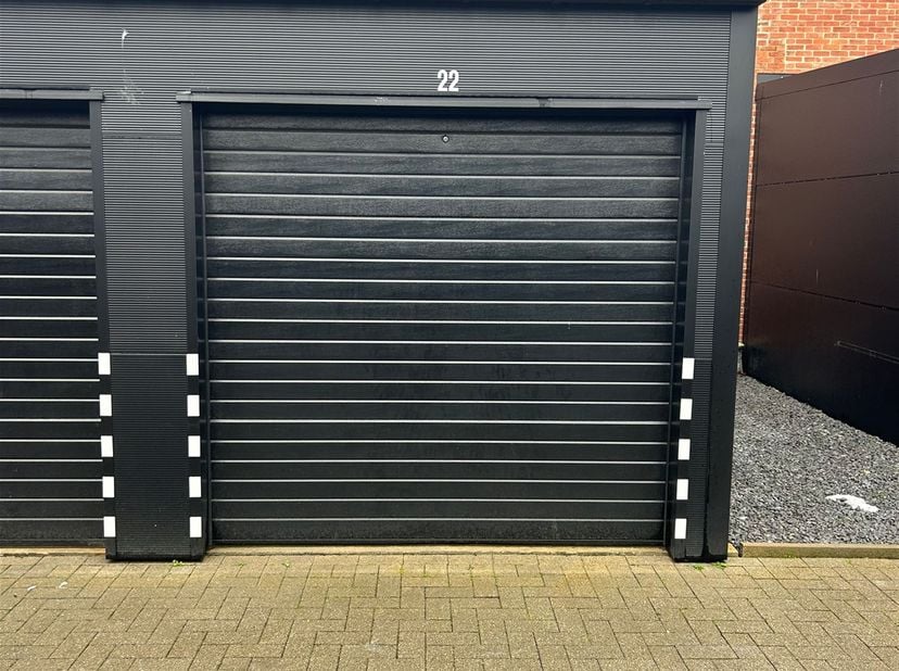 Garage van 15 m² gelegen in Residentie La Prestige, in het centrum van Leopoldsburg, kortbij alle voorzieningen zoals winkels, horeca, scholen <br />