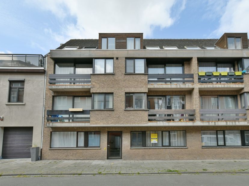 Gelijkvloers 2-slaapkamerappartement gelegen op de vuurtorenwijk met het openbaar vervoer zoals tram en bus op wandelafstand alsook de spuikom en dive