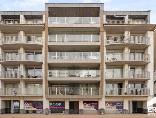                                         Handelsgelijkvloers te koop in De Panne, € 130.000
