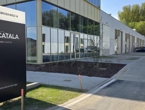                                         Bedrijfsgebouw te huur in Drogenbos, € 1.850
