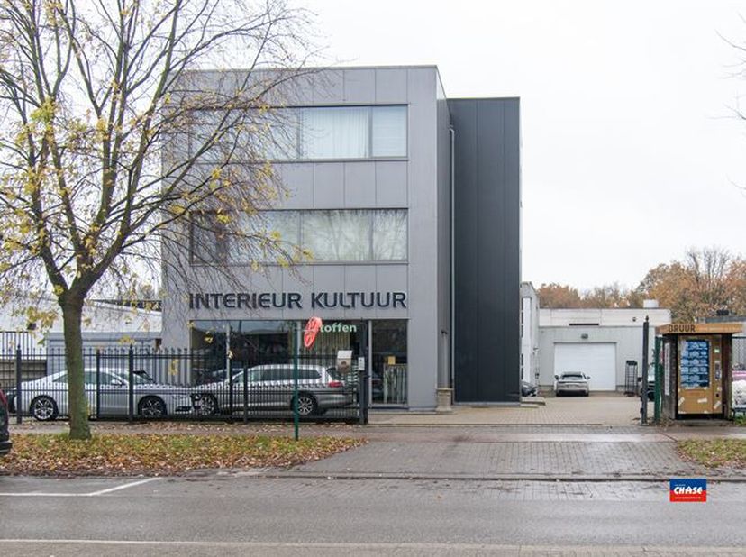 WOMMELGEM | RECENT GEMENGD GEBOUW BESTAANDE UIT GROTE WINKELRUIMTE, 2 APPARTEMENTEN VAN 165m², MAGAZIJN- EN KANTOORRUIMTE | EPC geheel = X | EPC appar