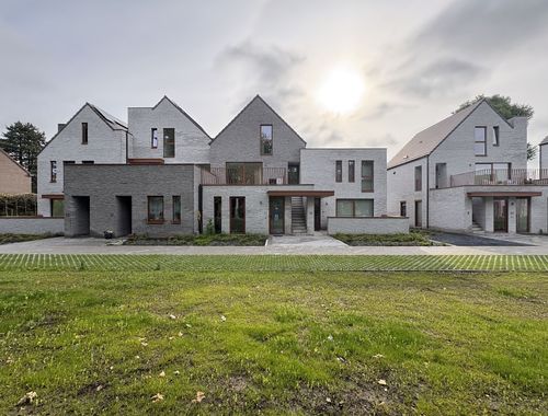                                         Duplex à louer à Olen, € 1.295
