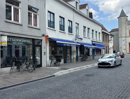                                         Handelspand te huur in Brugge, € 1.100
