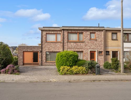                                         Maison à vendre à Sint-Niklaas, € 339.000
