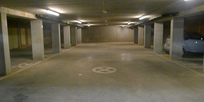 Garage à louer à Altebijstraat 24, 8310 Sint-Kruis