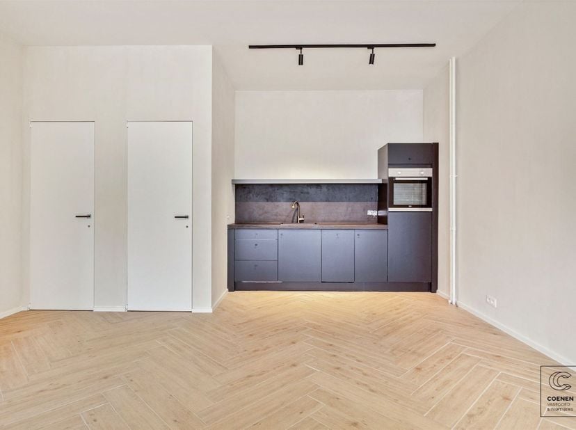 Ideale investering - commerciële ruimte van 70 m² met directe huuropbrengst!<br />
<br />
Op zoek naar een rendabele en instapklare investering? Dez