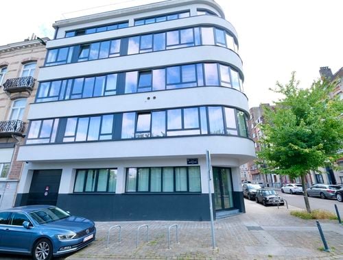                                         Gelijkvloers app. te koop in Schaarbeek, € 390.000
