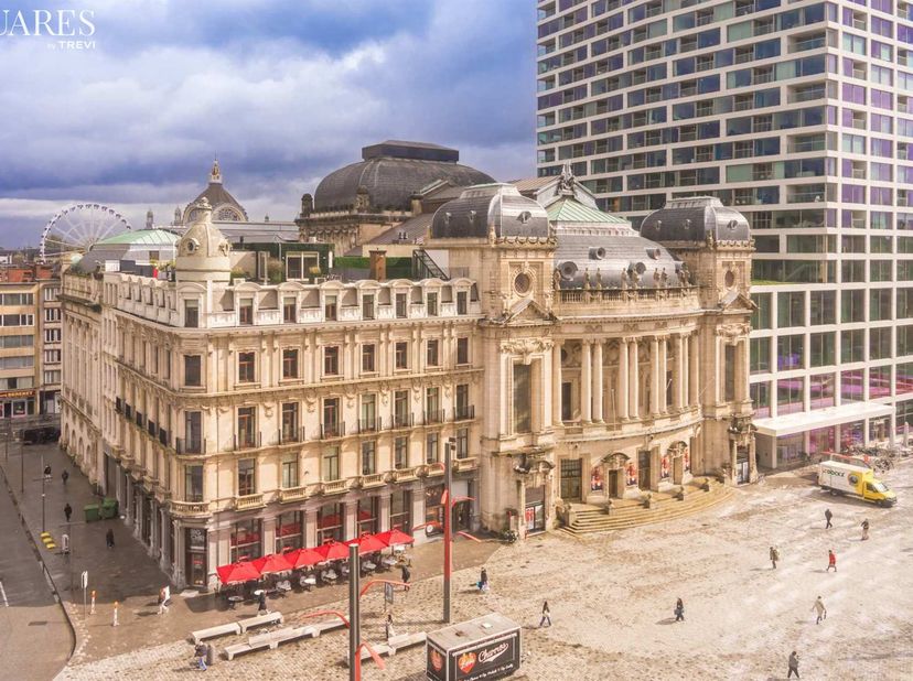 Disposition:<br />
Vous êtes à la recherche d’un bureau entièrement rénové et prêt à l’emploi, situé en plein cœur d’Anvers? Alors ce bien unique est