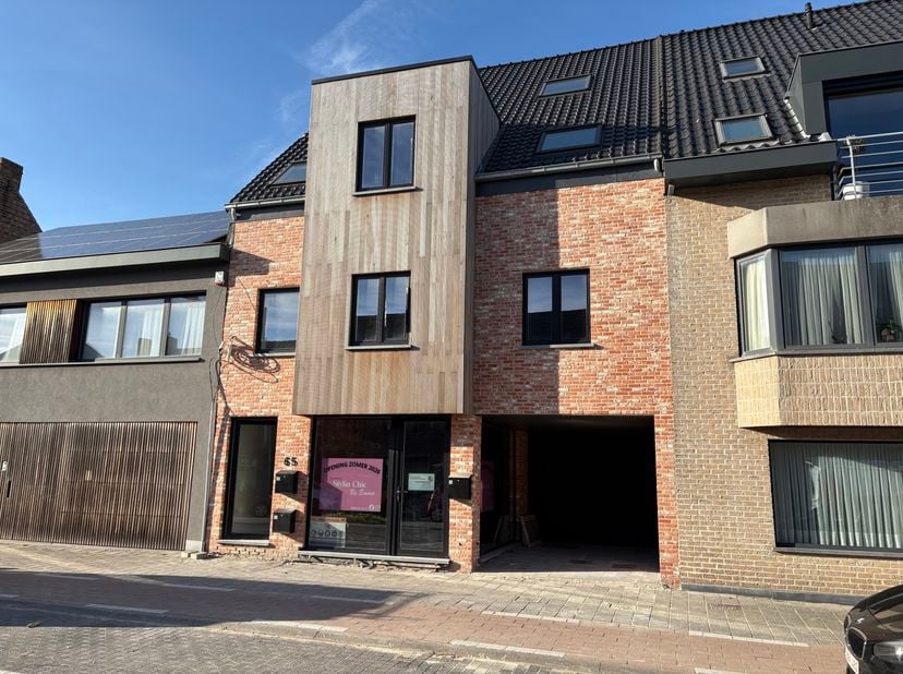 AANKOOP AAN 6% BTW MOGELIJK voor zowel eigen woning als investering, indien u aan de voorwaarden voldoet.<br />
Dit appartement is instapklaar bij akt
