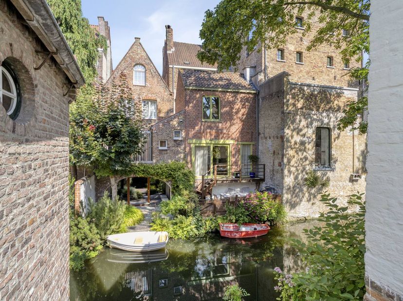 Huis te koop in ,
                    8000 Brugge