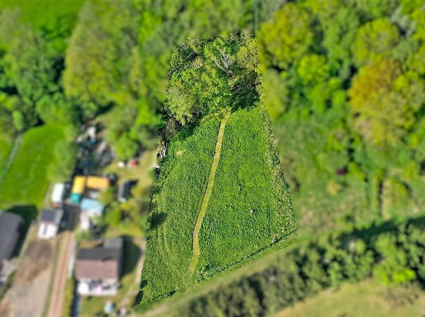 Offrez-vous bien plus quun terrain : un projet de vie déjà prêt à prendre forme.<br />
Situé à Romsée, dans un environnement privilégié, paisible et e