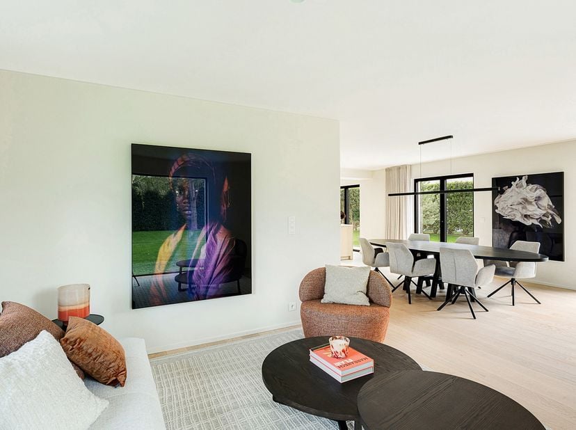 Mooie alleenstaande, instapklare woning op een groot perceel van 966 m², rustig gelegen in een rustige, residentiële omgeving aan de rand van Knokke.