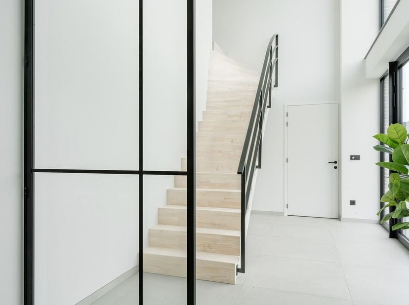 In de rustige Boldriesstraat te Lommel presenteren wij u deze uitzonderlijke moderne villa, waar architectuur, ruimte en licht perfect samenkomen.<br