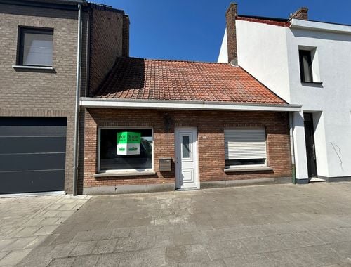                                         Maison deux facades à vendre à Eernegem, € 139.000
