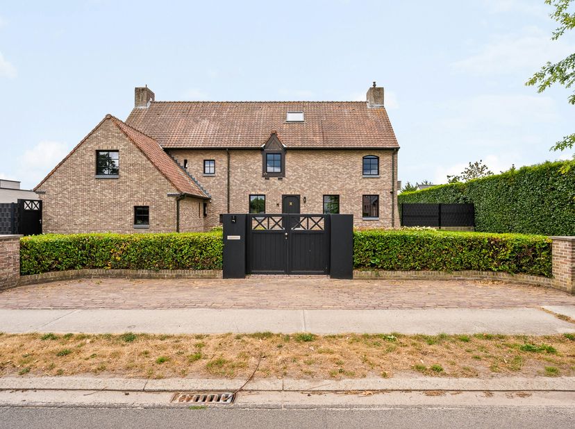 Magnifique villa avec vue sur les prairies sur 1,6 Ha à Lommel<br />
<br />
Magnifique villa exclusive avec vue sur les prairies sur un grand terrain