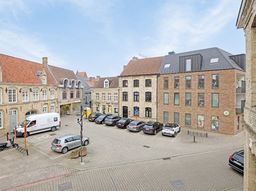 Bedrijfsvastgoed te koop in Houtmarkt 4,
                    8630 Veurne