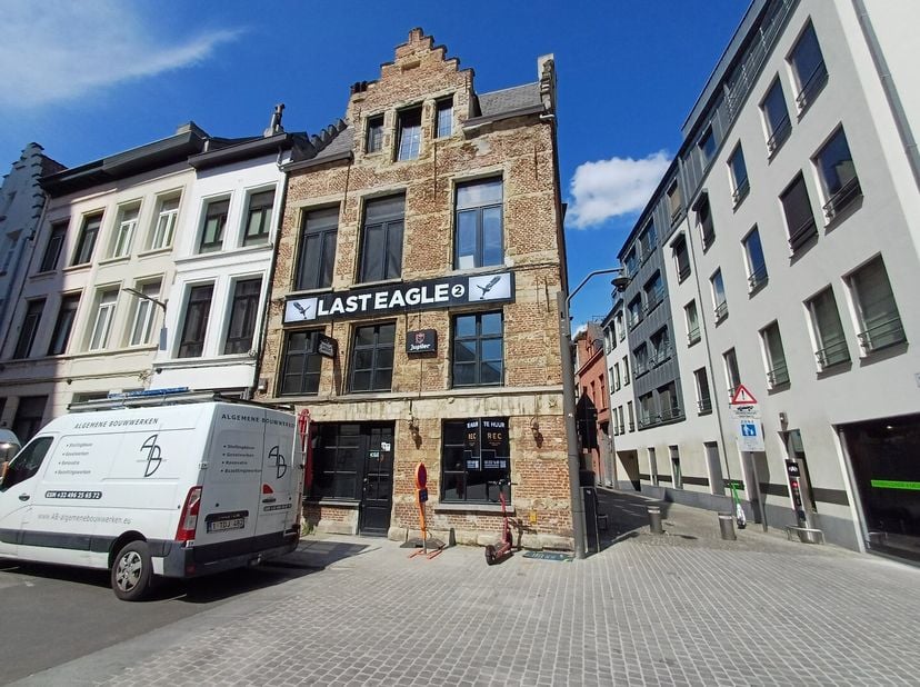 Bien professionnel à louer
                    à 2000 Antwerpen