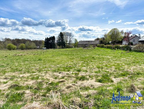                                         Terrain à bâtir à vendre à Samrée, € 79.000
