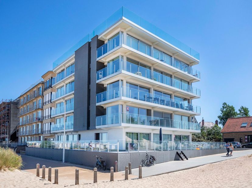 Deze gezellige studio op de 4de verdieping in Sint-Idesbald is de perfecte plek om van de kust te genieten. Ze is gelegen op slechts een paar stappen