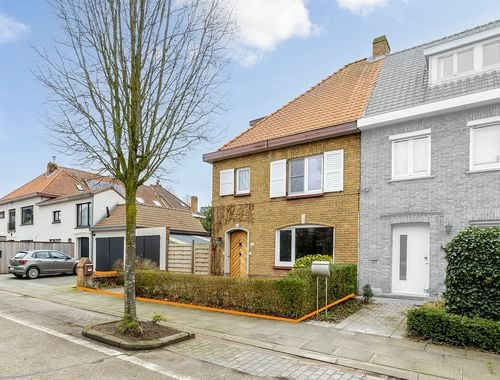                                         Maison à vendre à Sint-Kruis, € 372.000
