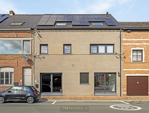                                         Bien commercial avec habitation à louer à Nederbrakel, € 1.950
