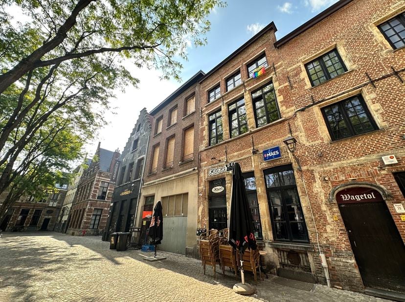 Kantoorruimte te huur van ca. 80 m² in de universiteitsbuurt van Antwerpen.<br />
<br />
Dit kantoor is gelegen op de 1ste verdieping en is voorzien v