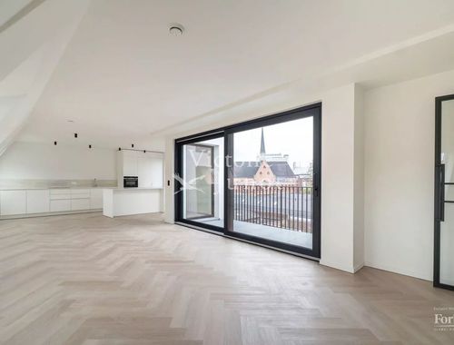                                         Penthouse te koop in Elsene, € 583.000
