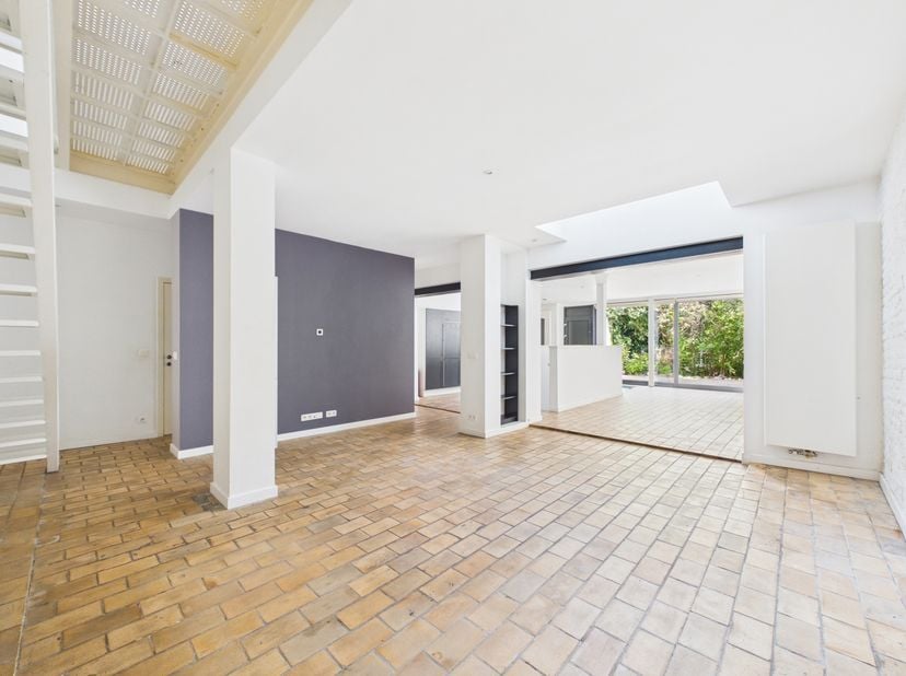 Saint-Gilles – Parc de Foret | Achterhuis met 3 slaapkamers<br />
Dit charmante achterhuis is als volgt ingedeeld:<br />
In de kelder bevindt zich een