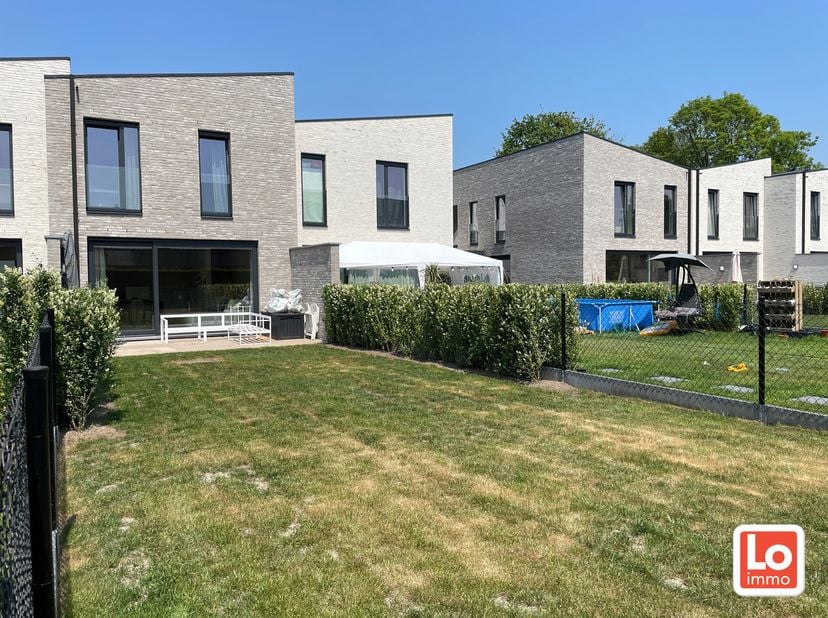 Maison à louer
                    à 9080 Beervelde