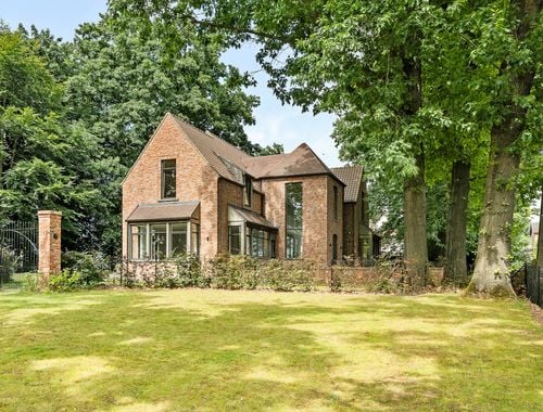                                         Buitenverblijf te koop in Orroir, € 995.000
