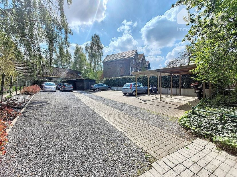 Staanplaats te huur in het centrum van Zaventem<br />
<br />
de huurformaliteiten zijn :<br />
- 3 maanden huurwaarborg.<br />
- brandverzekering