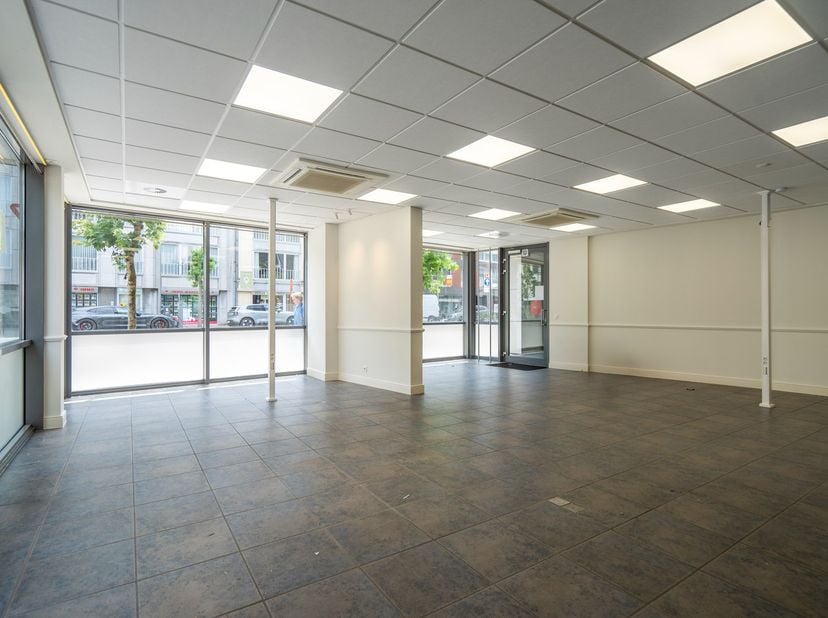 Bien professionnel à vendre
                    à 8500 Kortrijk