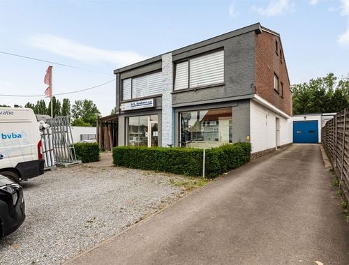                                         Handelspand met woonst te koop in Massenhoven, € 669.000
