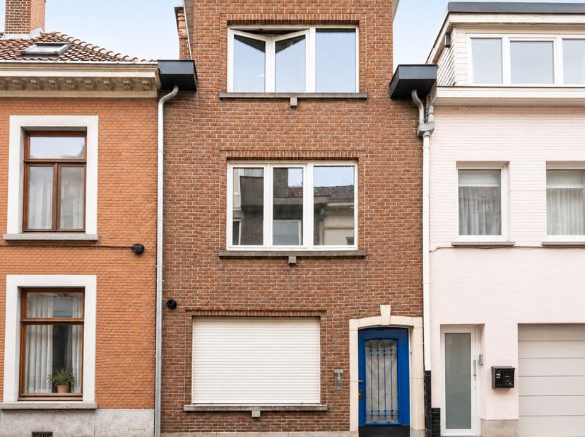 Huis te koop in Grote Peperstraat 37,
                    9100 Sint-Niklaas