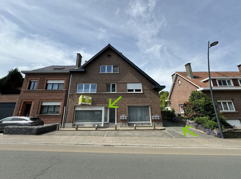 Bien professionnel à vendre
                    à 1600 Sint-Pieters-Leeuw