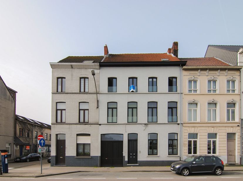 Bien professionnel à louer
                    à 9000 Gent