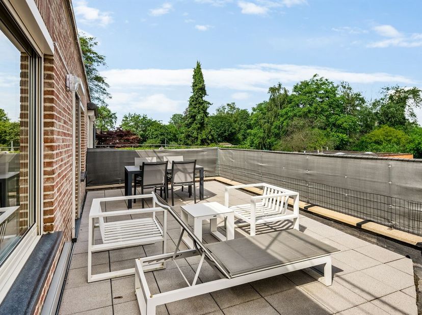 2-slaapkamerappartement met ruim terras in Herentals!<br />
Dit appartement uit 2004 voldoet aan de hedendaagse normen, verkeert in uitstekende staat