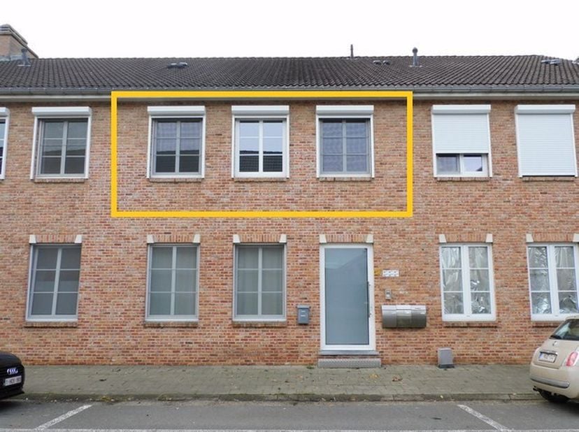 Ruim en licht appartement van +/-102m², rustig gelegen en volledig instapklaar. Het appartement&amp;nbsp;situeert zich&amp;nbsp;op de 1e verdieping en is bere