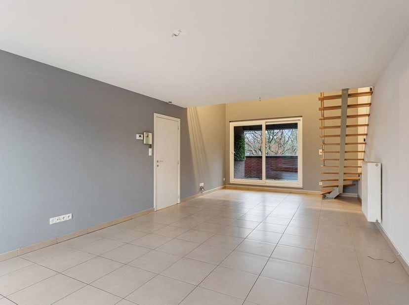 Ruimte, Comfort en een Toplocatie: Welkom in dit prachtig duplex-appartement in Genk!<br />
<br />
Op een zucht van het levendige centrum van Genk, vi