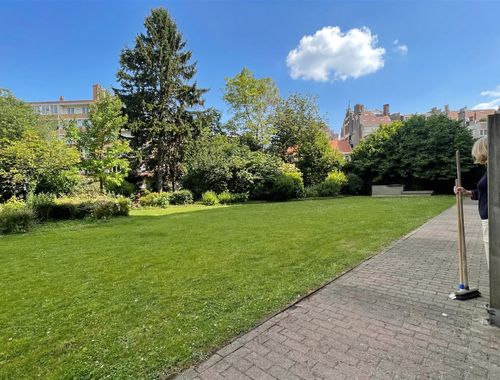                                         Appartement à louer à Schaerbeek, € 825
